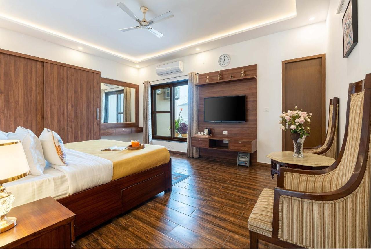 Brookvale Manor By Stayvista - Private Pool Haven With Endless Views & Indoor Fun Sohna Kültér fotó