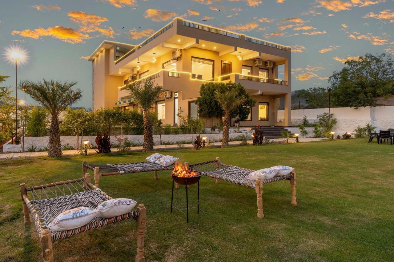 Brookvale Manor By Stayvista - Private Pool Haven With Endless Views & Indoor Fun Sohna Kültér fotó