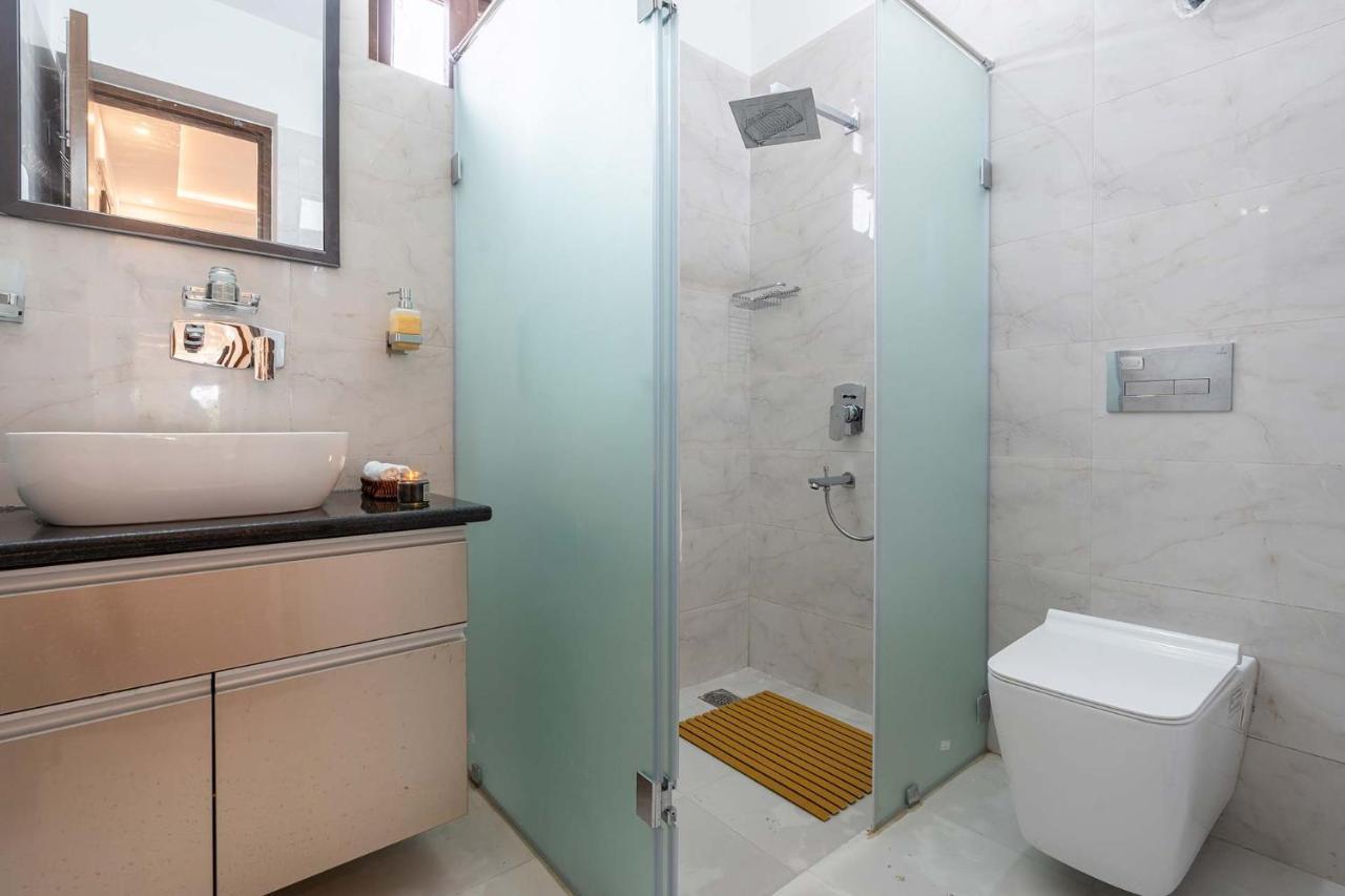 Brookvale Manor By Stayvista - Private Pool Haven With Endless Views & Indoor Fun Sohna Kültér fotó